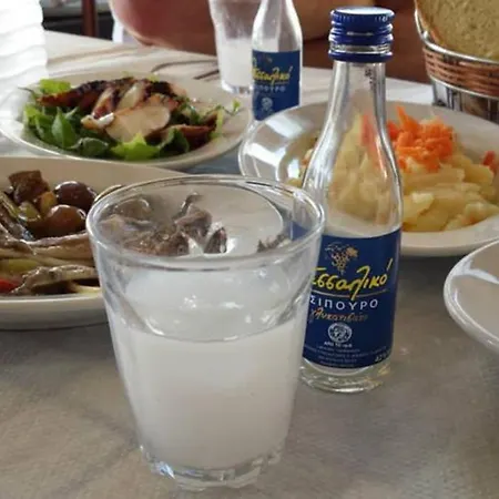 Artistic House: View - Pingpong - Billard Hébergement de vacances Katochori