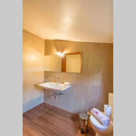 Artistic House: View - Pingpong - Billard Hébergement de vacances