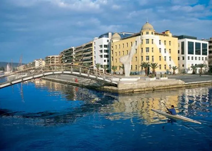 Artistic House: View - Pingpong - Billard Katochori