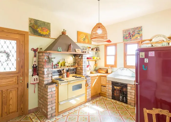 Artistic House: View - Pingpong - Billard Katochori